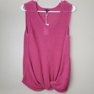 Splendid Knit Twist Front Top NWT • Women’s Size M • Casual Chic Tee